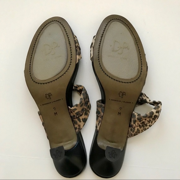 🎉Host Pick🎉Animal Print Sandals by Donald Pliner - Picture 4 of 5